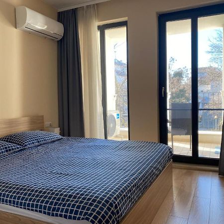 Brand New Apartment With Outdoor Swimming Pool Várna Kültér fotó