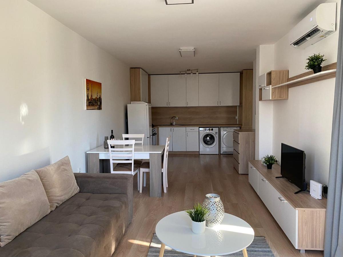 Brand New Apartment With Outdoor Swimming Pool Várna Kültér fotó
